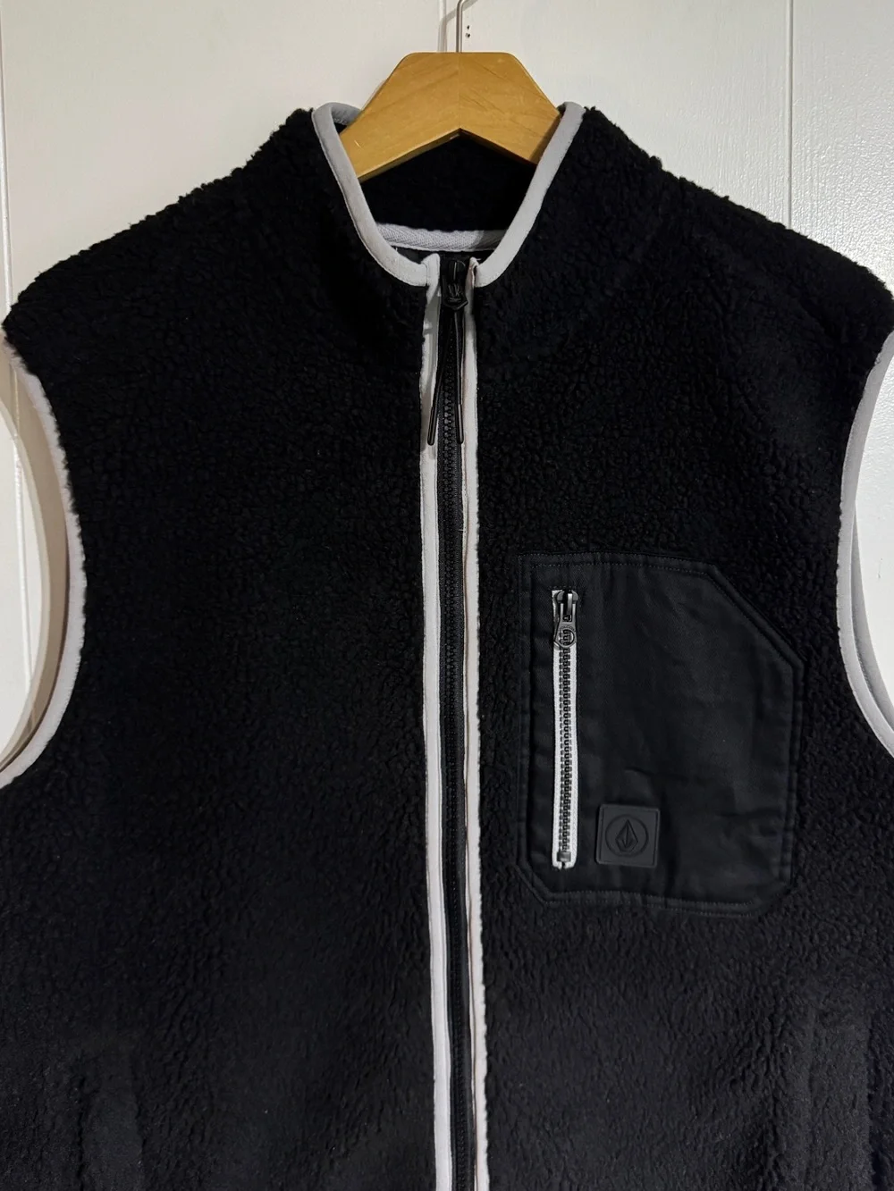 Volcom Black Fleece Vest Full Zip Sherpa Cozy Business Casual